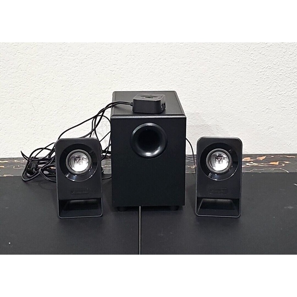 Logitech‎ Z213 Multimedia Speakers Model:S-00143 Speakers + Sub-woofer